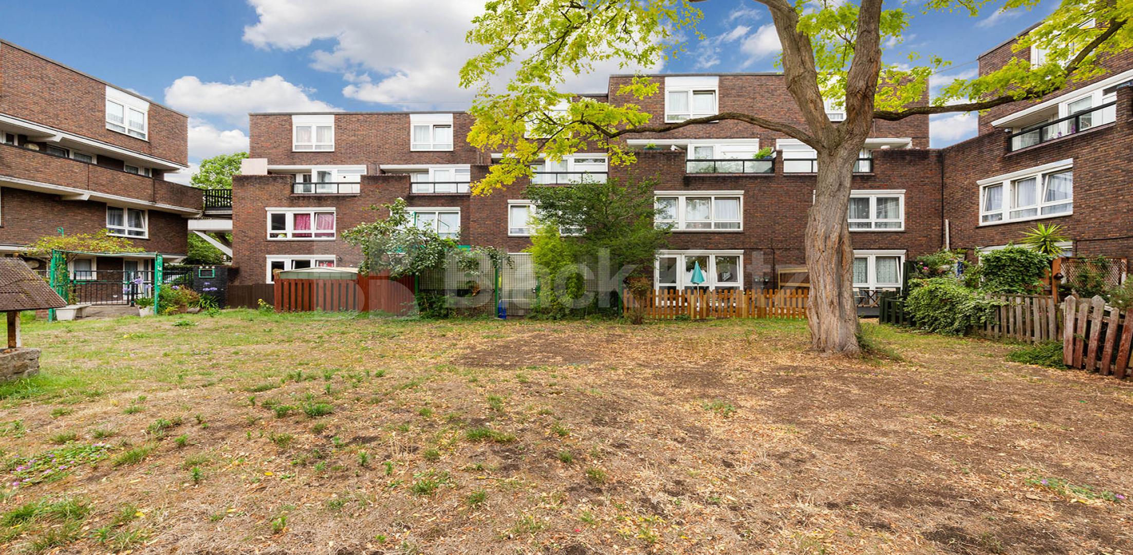			3 Bedroom, 1 bath, 1 reception Flat			 Oakley Square, Camden